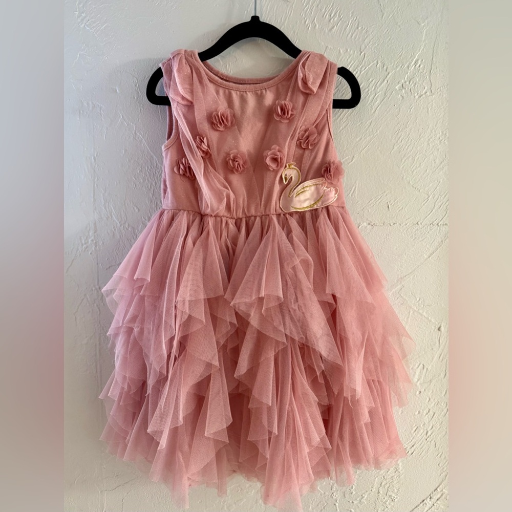Elegant Pink Tulle Dress with Swan Accent